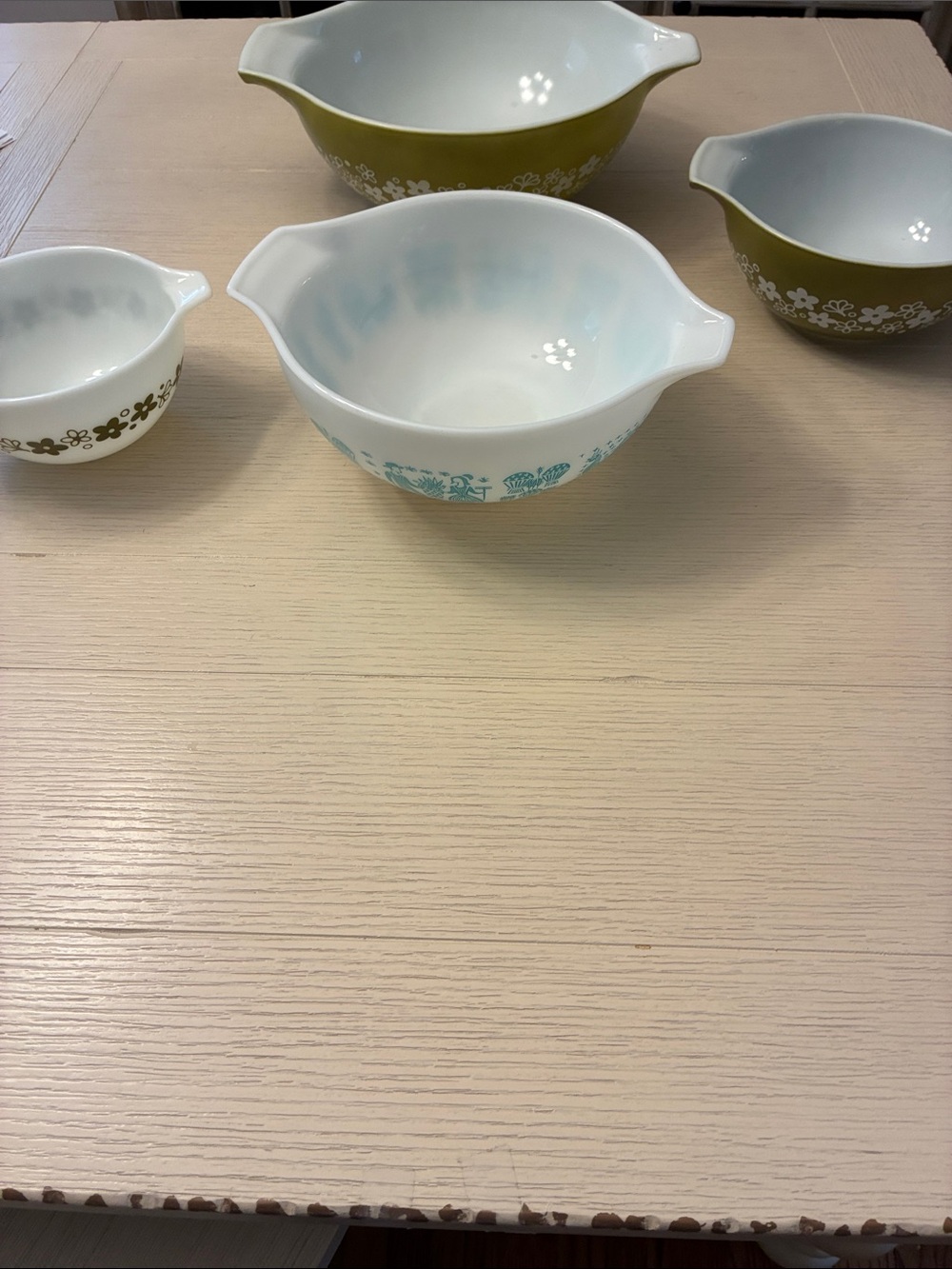 4-Piece Vintage Pyrex Cinderella bowls/Green and one Med Amish Butterprint - Picture 2 of 13